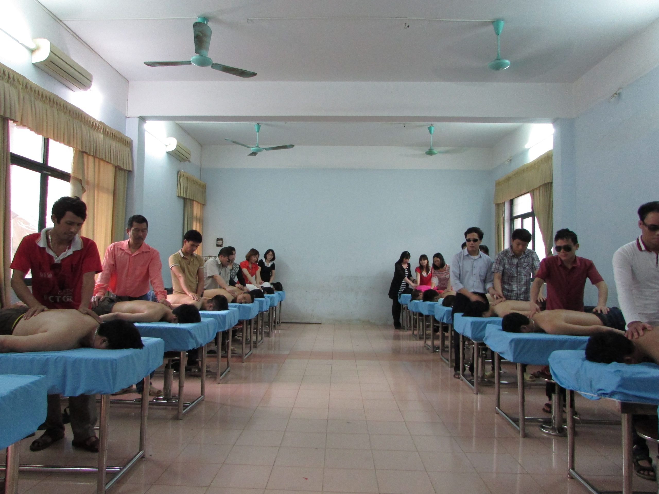 Hội người mù đang tập huấn học viên