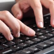 Người khiếm thị sử dụng máy tính như thế nào?